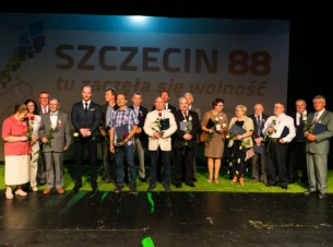 W poniedziałek 3 września w hali Teatru Polskiego w Szczecinie odbyło się spotkanie uczestników i wspierających strajki w 1988 roku