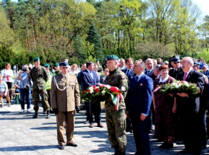 Cześć główna obchodów, sobotnia, odbyła się w Starych Łysogórkach – Cmentarz Wojenny Siekierki. 