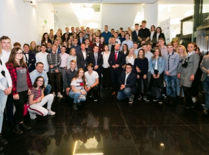 Od kwietnia trwała akcja „Demokracja w Praktyce” organizowana przez Urząd Marszałkowski, skierowana do uczniów zachodniopomorskich szkół. W piątek 5 października odbyło się spotkanie podsumowujące cykl. 