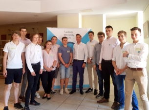 O tym, jak poprawić działalność Sejmu Dzieci i Młodzieży oraz jakie kluczowe są wartości w młodzieżowej polityce rozmawiali w młodzi posłowie. 