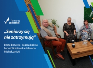 plakat z napisem "Młodośc przchodzi z wiekiem" oraz imiona i nazwiska gości w studiu -  aktor Michał janicki, Beata Boorucka i Iwona Wiśniewska-Salamon; po prawej prowadząca Sandra Jędras